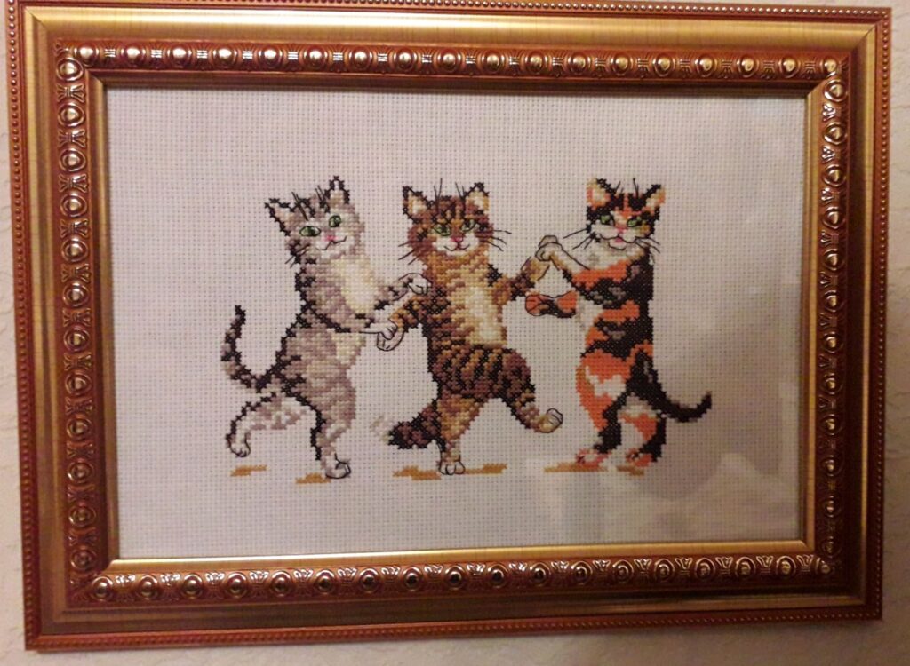 Вышитая картина Танцующие Коты